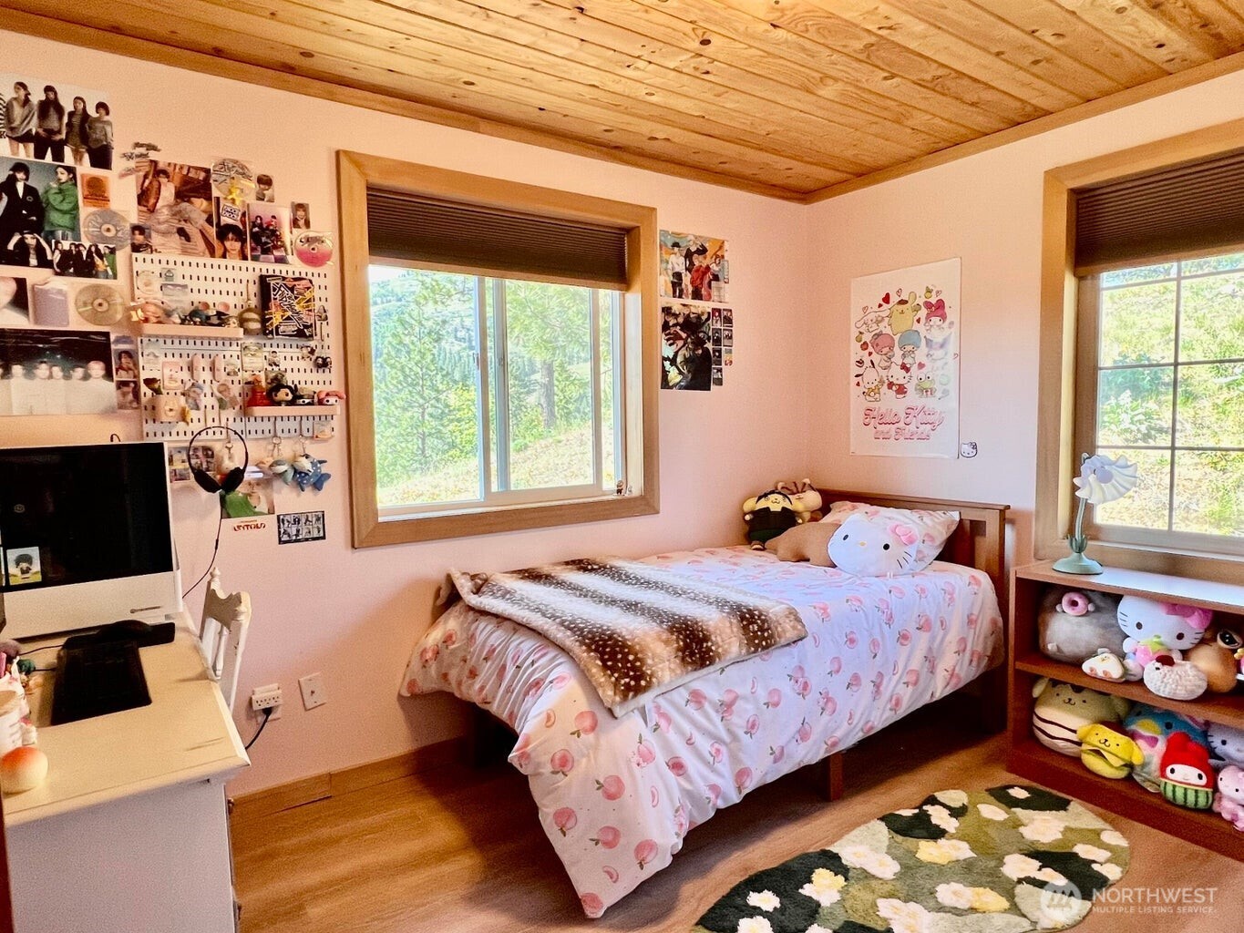 3705 Hope Way Kettle Falls, WA 99141 - Photo 23 of 37 a bedroom with a bed and a window