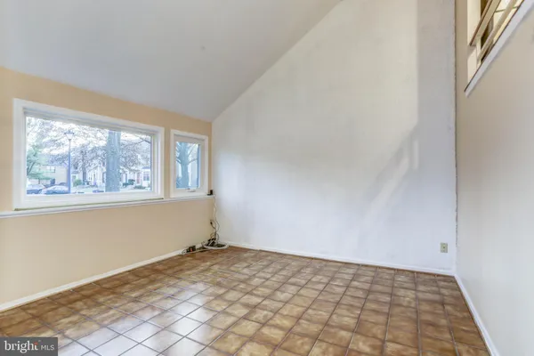 a view of empty room with window