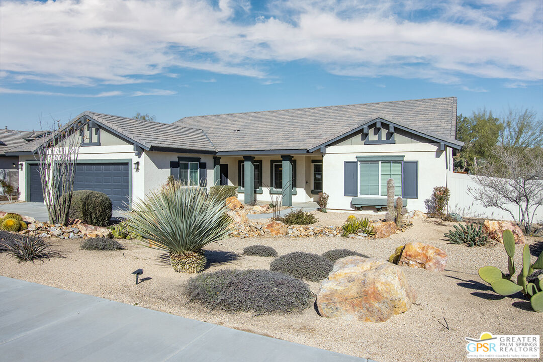 56166 Nez Perce Trail Yucca Valley, CA 92284 - Photo 46 of 54 a view of a house with a patio