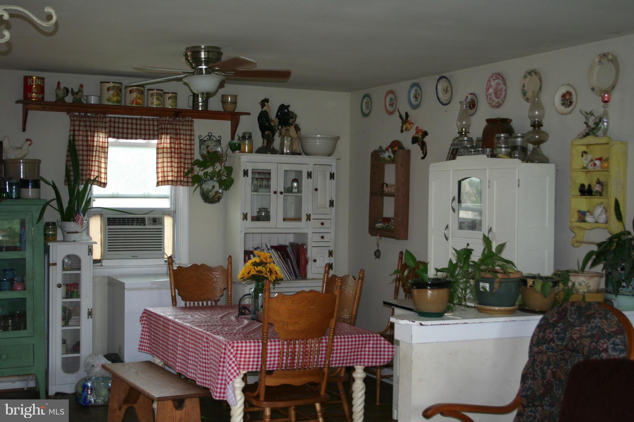 8841 Old Dumfries Road Catlett, VA 20119 - Photo 11 of 18 Interior (General)