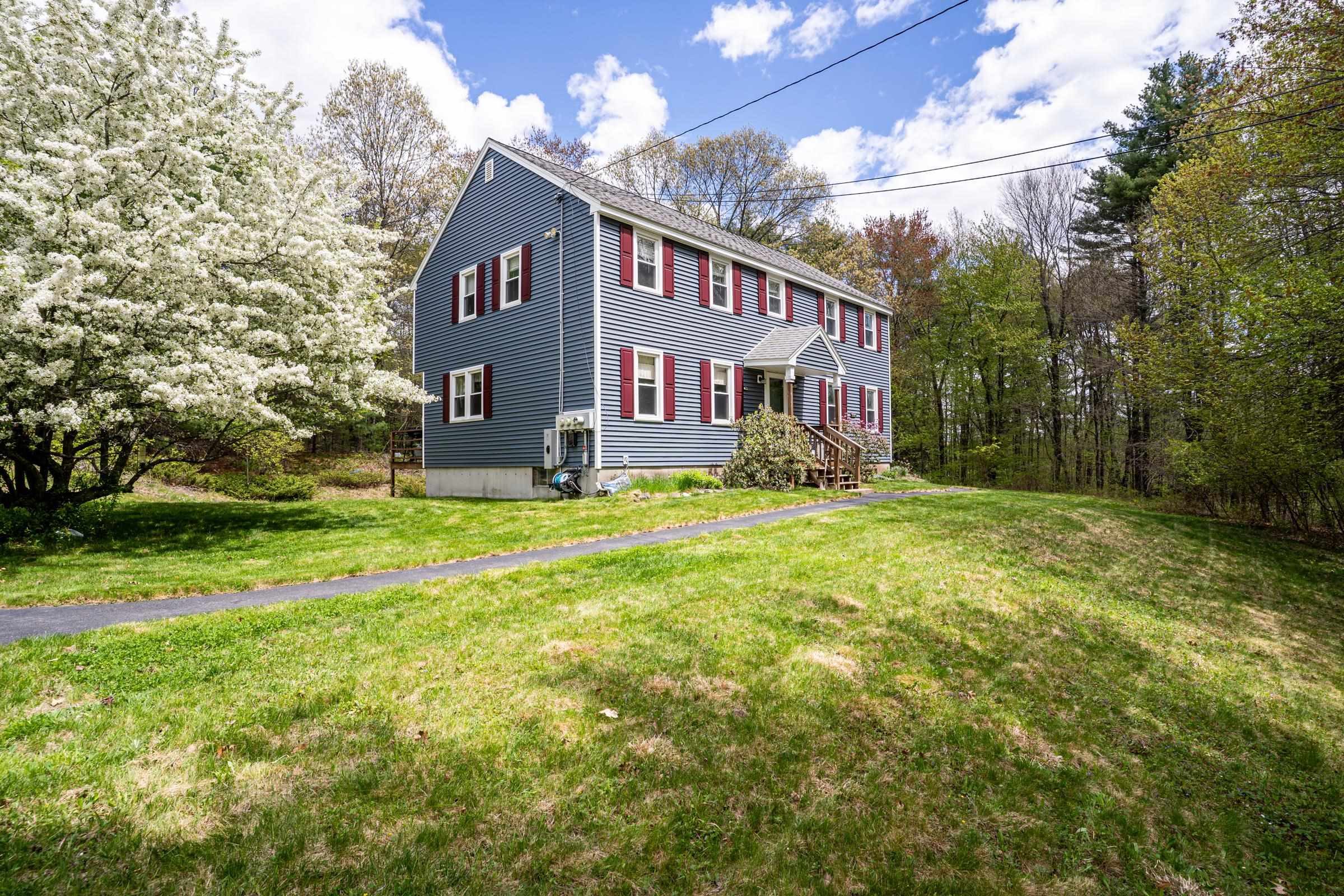 206 Hampstead Road Derry, NH 03038 - Photo 7 of 24