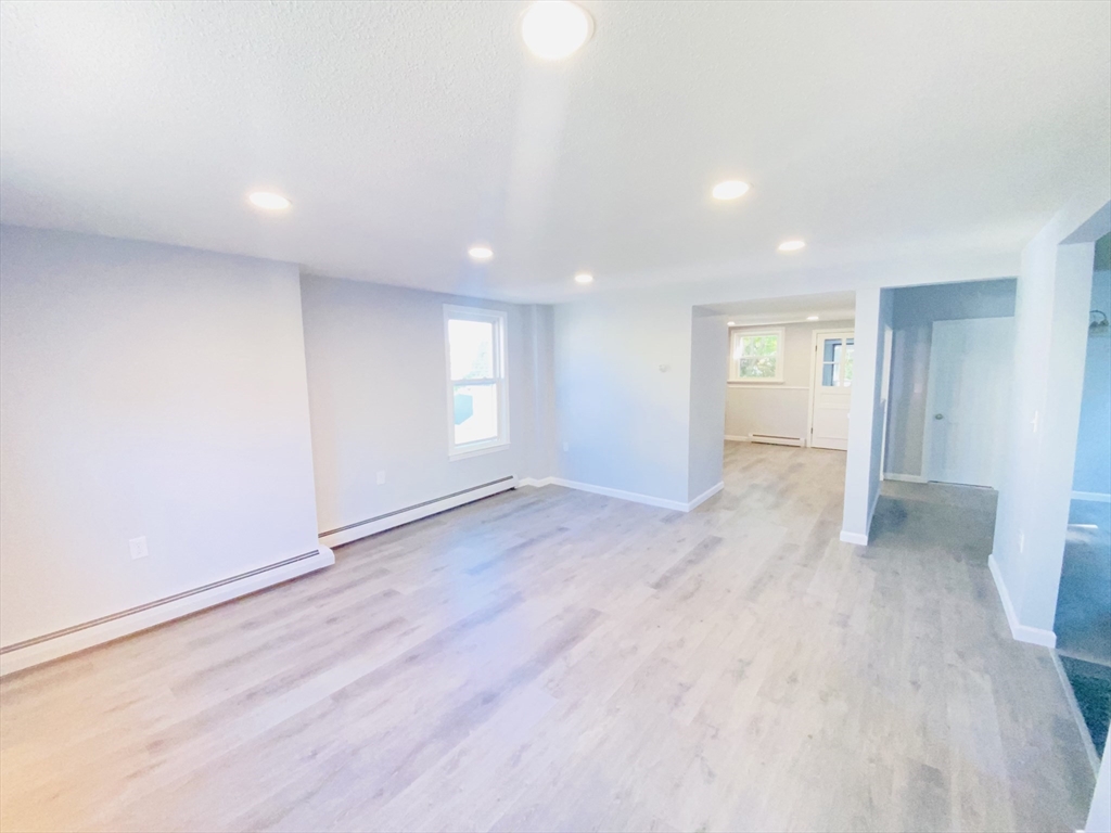 22 Front Street Clinton, MA 01510 - Photo 6 of 39