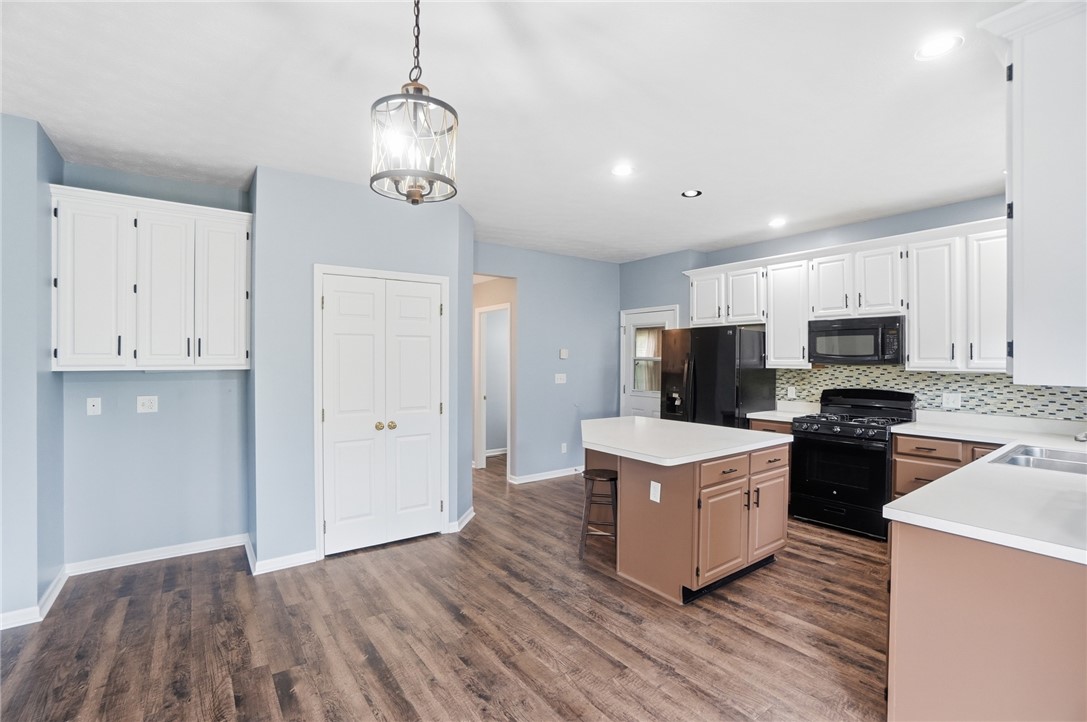 10 Chase Court Springboro, OH 45066 - Photo 19 of 75 Bright and open kitchen with modern amenities and ample counter space.