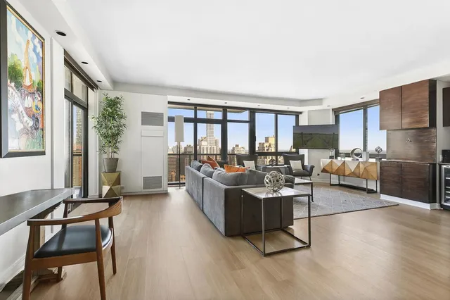 $1,495,000 | 100 United Nations Plaza, Unit 39E | Midtown East