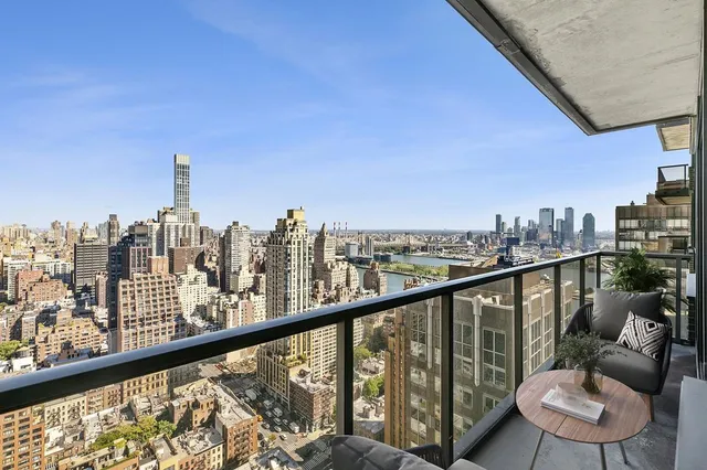 $1,495,000 | 100 United Nations Plaza, Unit 39E | Midtown East
