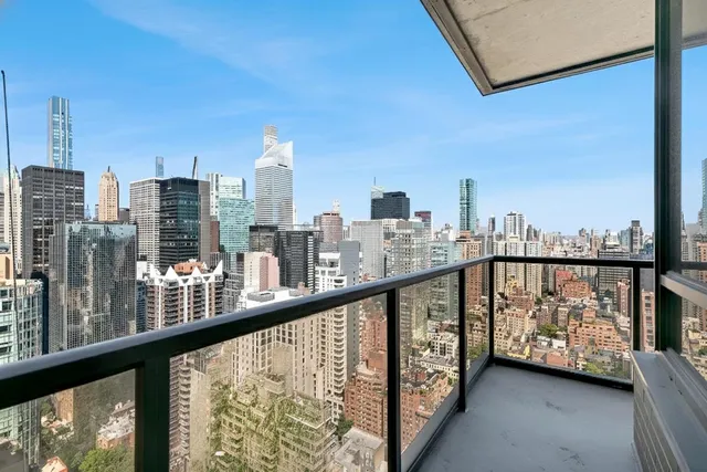 $1,495,000 | 100 United Nations Plaza, Unit 39E | Midtown East