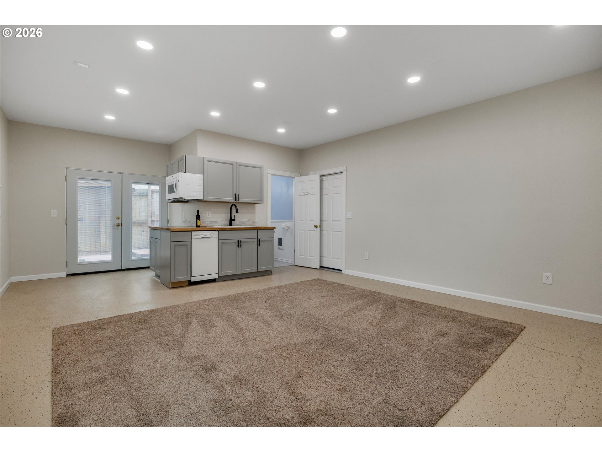 17280 South Eaden Road Oregon City, OR 97045 - Photo 10 of 48 Living Room