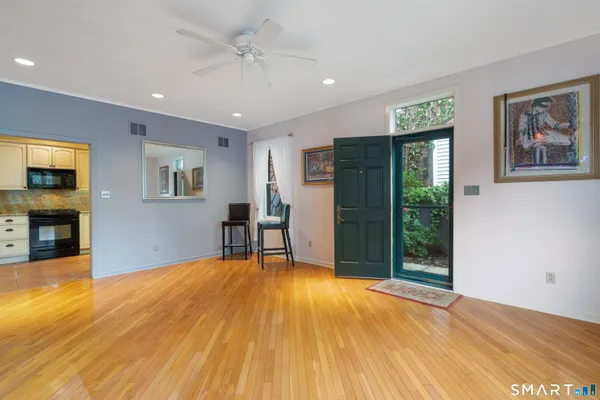 $525,000 | 7 Wooster Place, Unit 7, New Haven, CT 06511