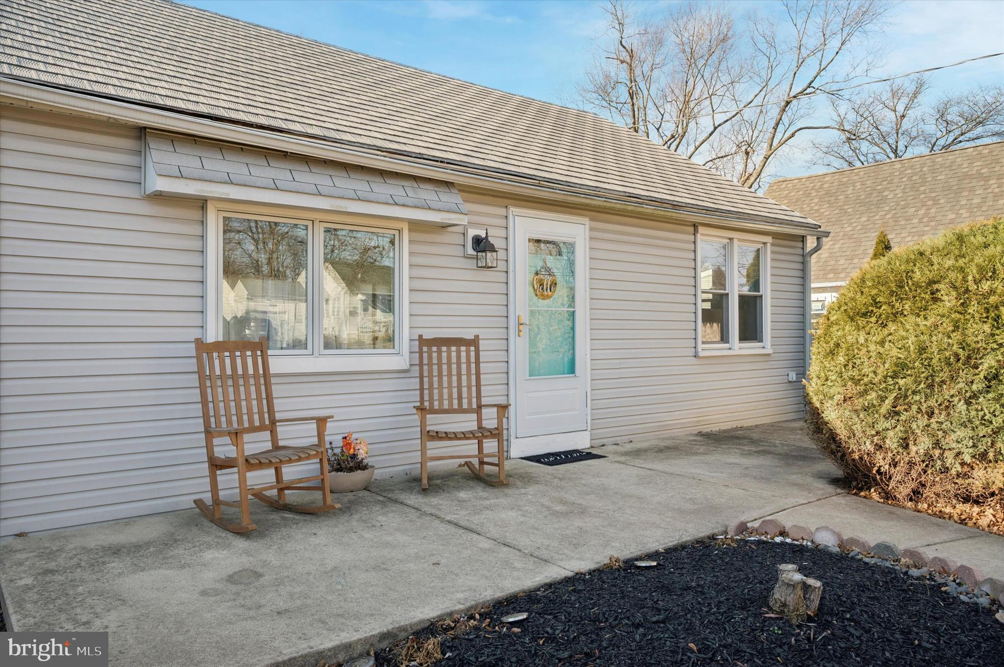 420 Fir Street Warminster, PA 18974 - Photo 3 of 24