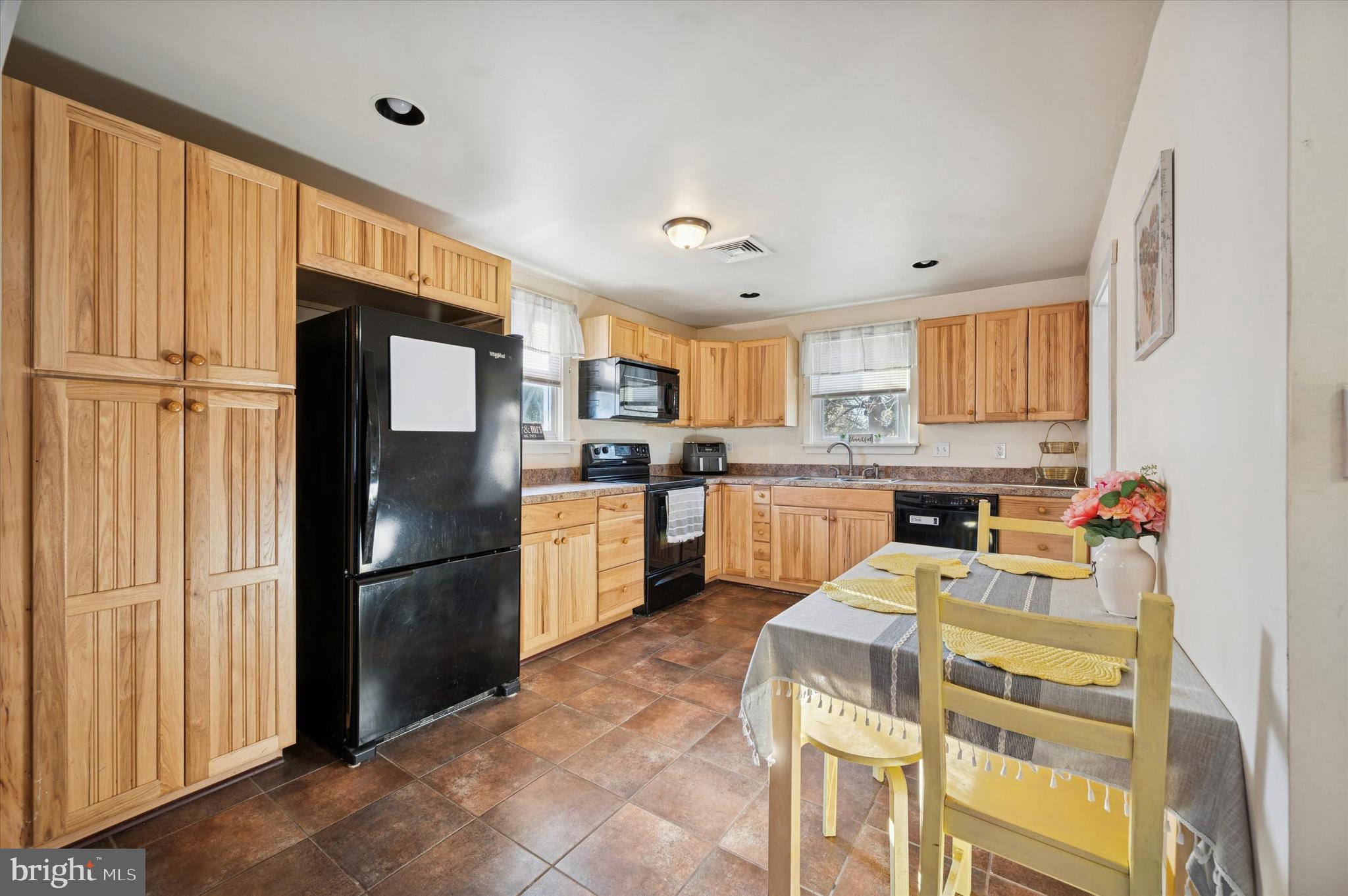 420 Fir Street Warminster, PA 18974 - Photo 9 of 24