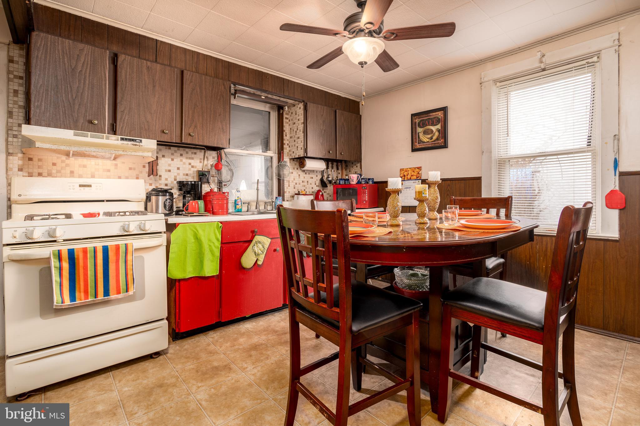 2948 Bethel Road Chester, PA 19013 - Photo 6 of 21 Eat-in Kitchen leads to Florida Room