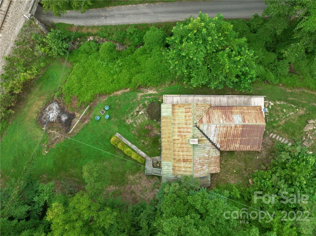 2731 Redmon Road Marshall, NC 28753 - Photo 36 of 43 a view of a backyard