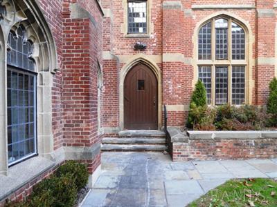 Welcome, entrance leading to unit 110