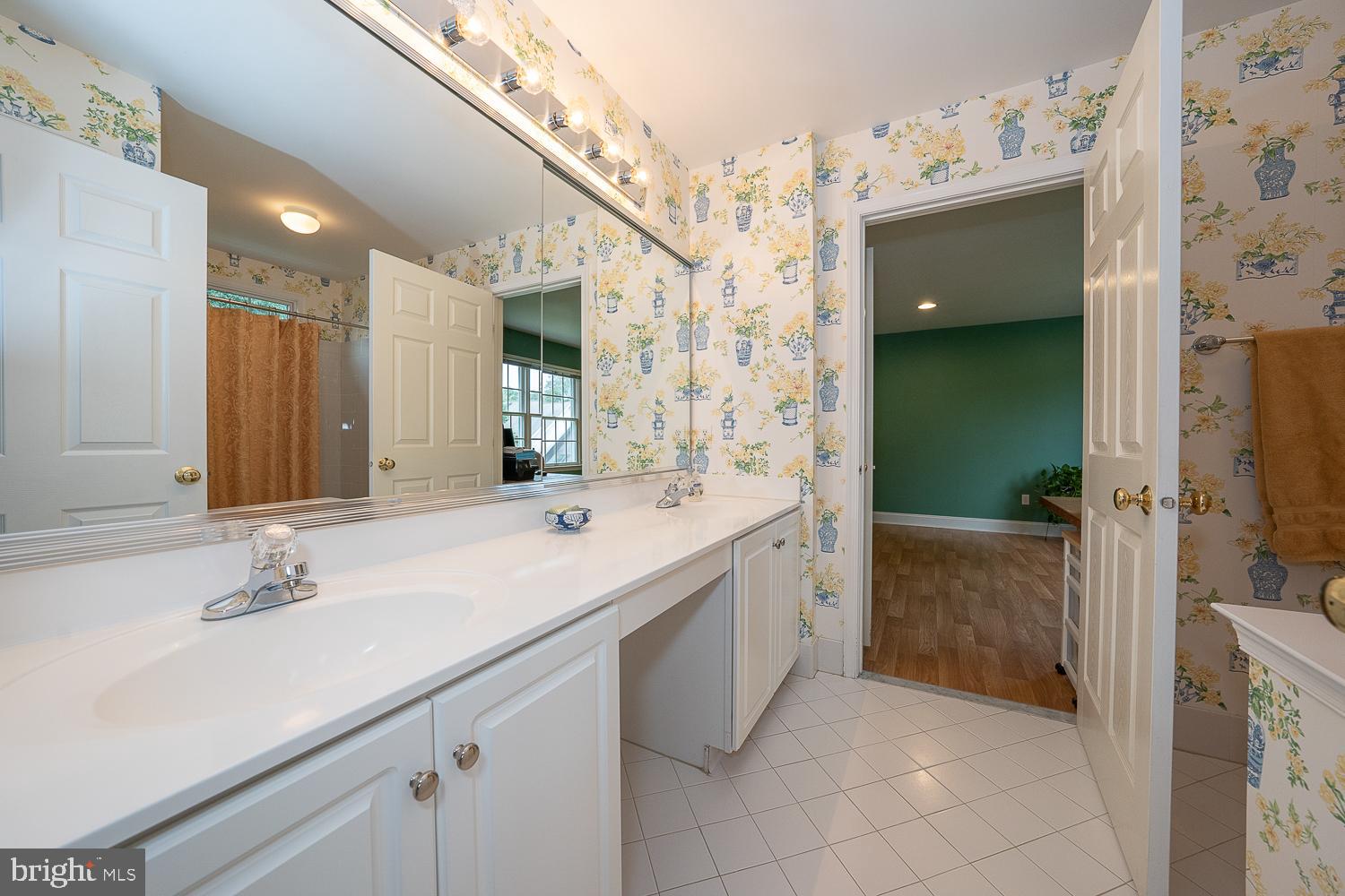 3 Old Forest Road Newtown Square, PA 19073 - Photo 25 of 37 Jack 'n jill bath