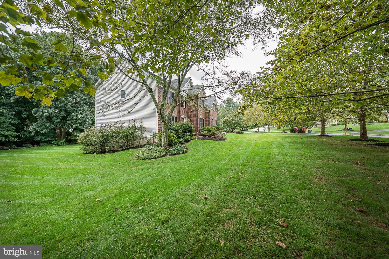 3 Old Forest Road Newtown Square, PA 19073 - Photo 37 of 37 Exterior - well manicured lawn