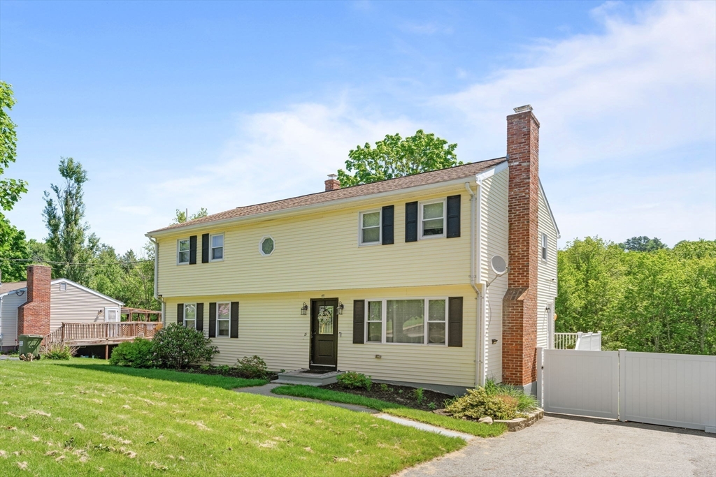 15 Old Farm Road Spencer, MA 01562 - Photo 2 of 42