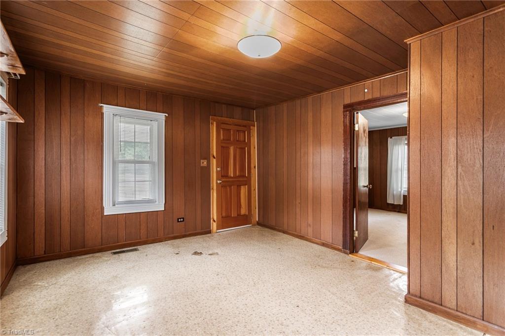 2511 Cid Road Lexington, NC 27292 - Photo 6 of 41