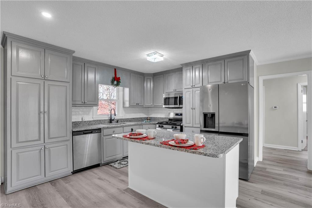 770 Hollingsworth Road Randleman, NC 27317 - Photo 3 of 30