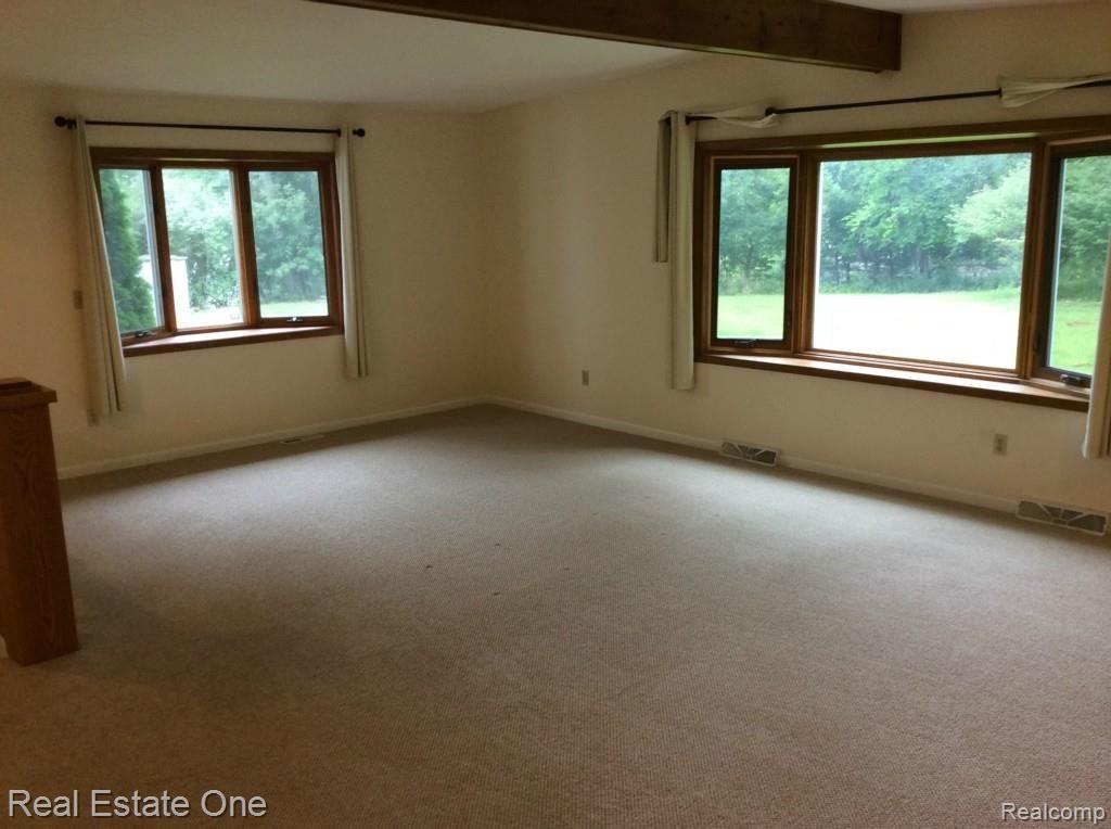 5501 Ford Road Commerce Township, MI 48382 - Photo 14 of 33 IMG_0737.jpg