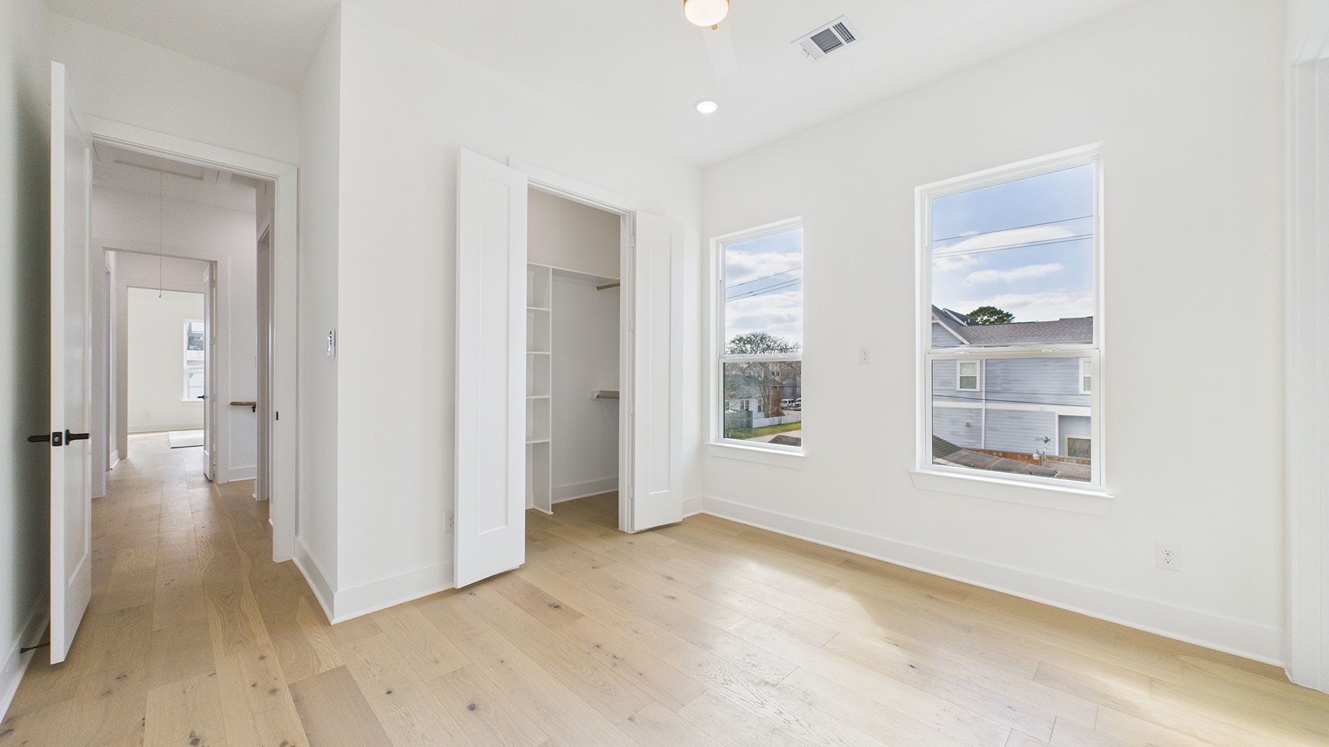 602 Jewett Street, Unit B Houston, TX 77009 - Photo 27 of 38 Secondary bedroom
