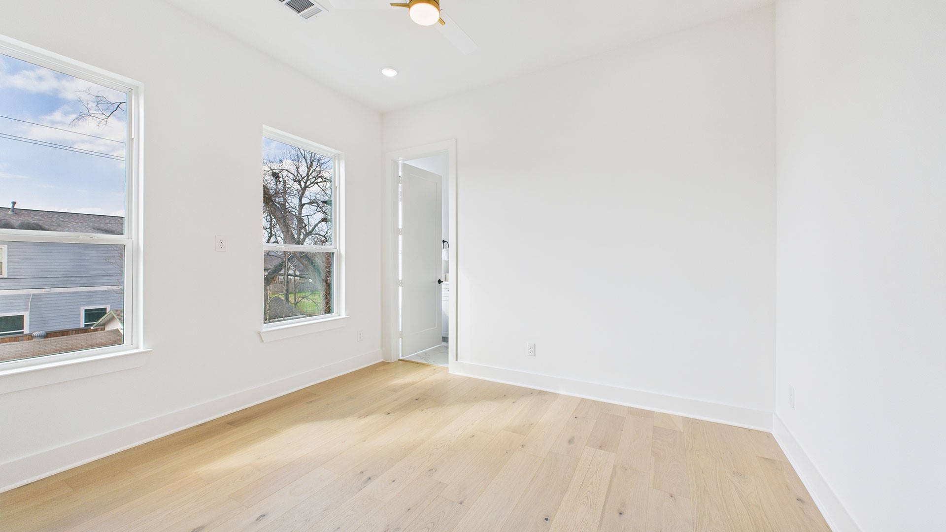 602 Jewett Street, Unit B Houston, TX 77009 - Photo 29 of 38 Windows bringing in natural light to every room in the house