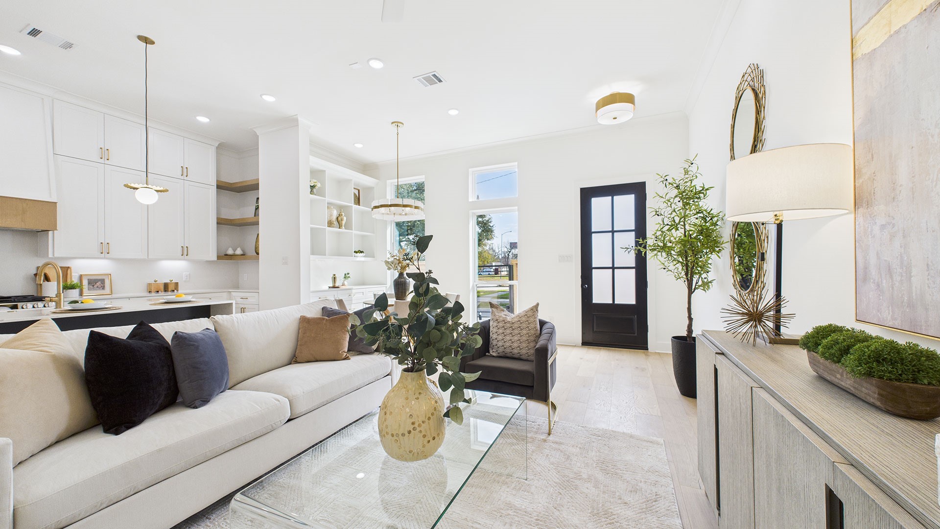 602 Jewett Street, Unit B Houston, TX 77009 - Photo 4 of 38 Living area