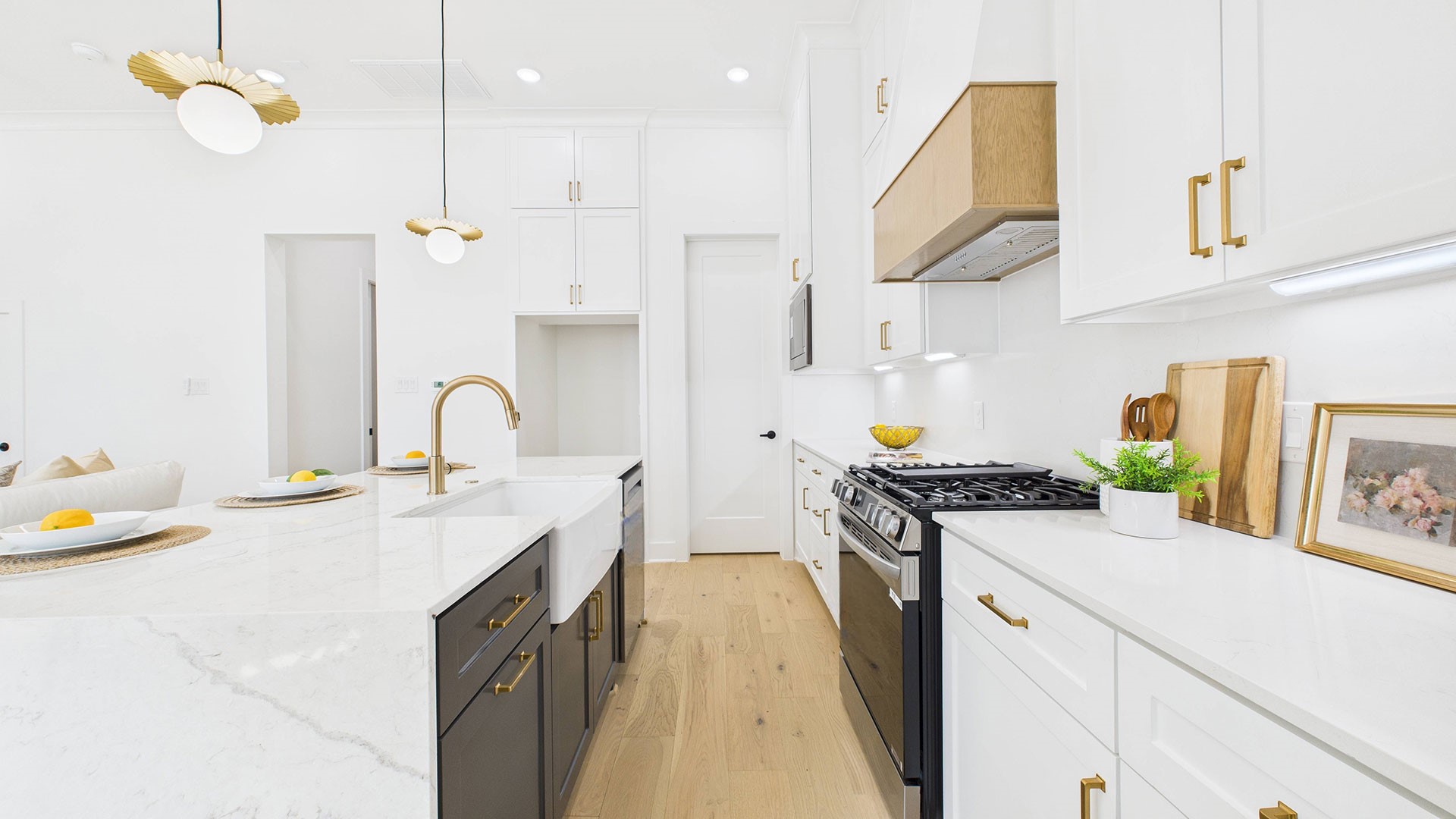 602 Jewett Street, Unit B Houston, TX 77009 - Photo 9 of 38 Kitchen