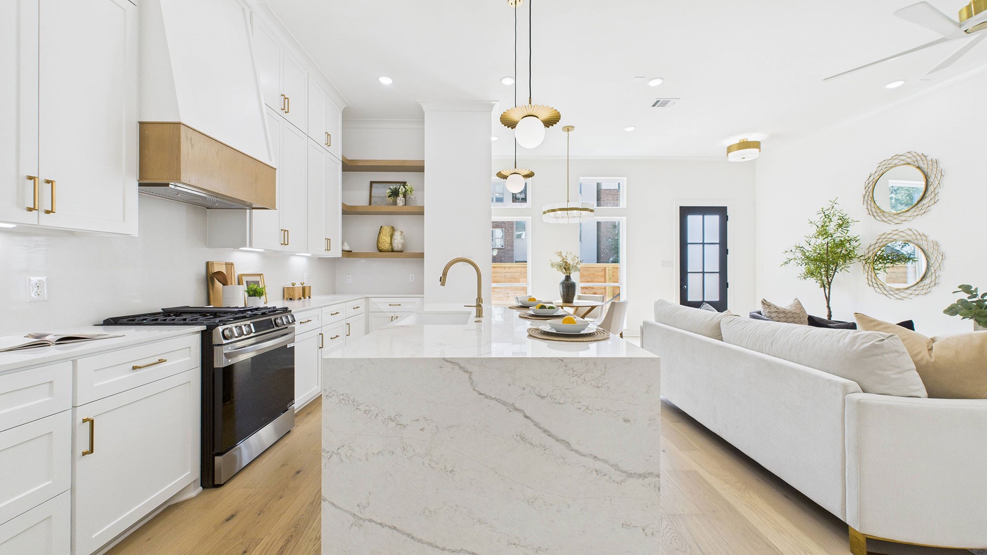 602 Jewett Street, Unit B Houston, TX 77009 - Photo 10 of 38 Kitchen