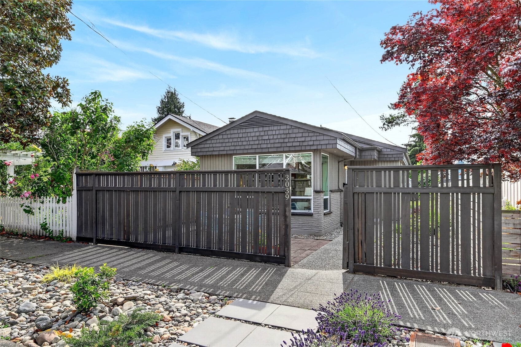 3039 61st Avenue Southwest Seattle, WA 98116 - Photo 2 of 36