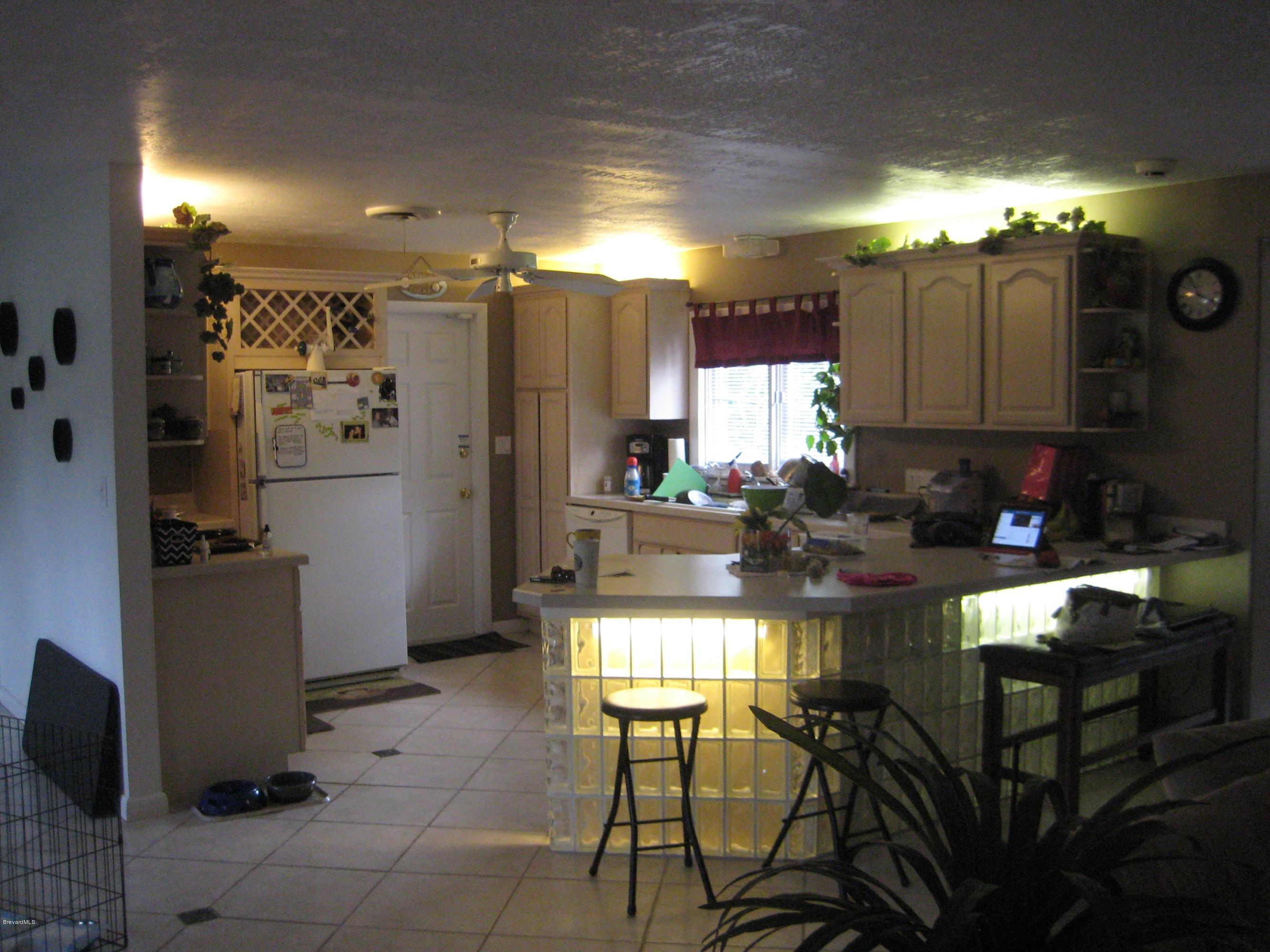 515 Poinsettia Road Melbourne Beach, FL 32951 - Photo 2 of 10 Kitchen