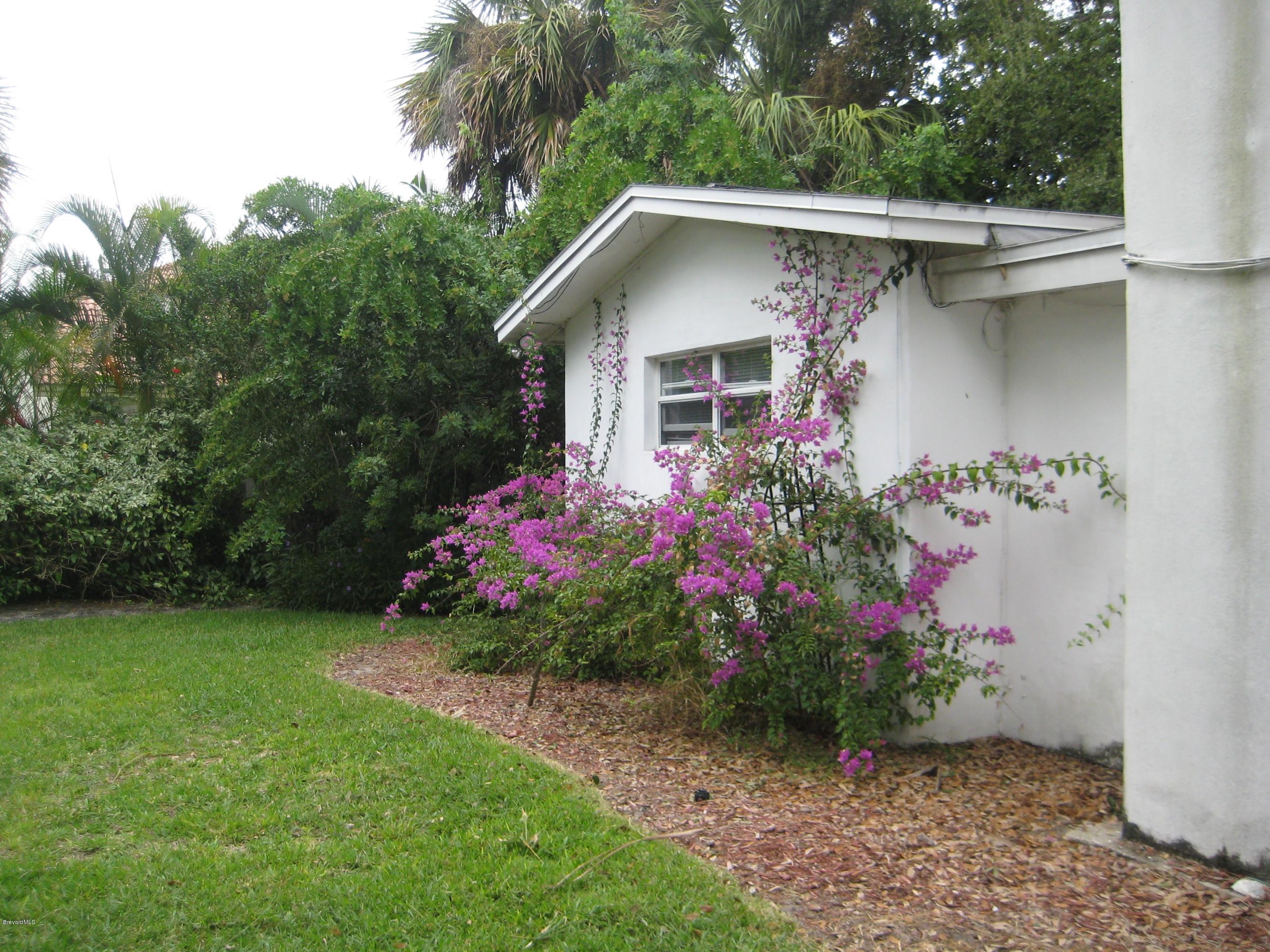 515 Poinsettia Road Melbourne Beach, FL 32951 - Photo 8 of 10 Backyard