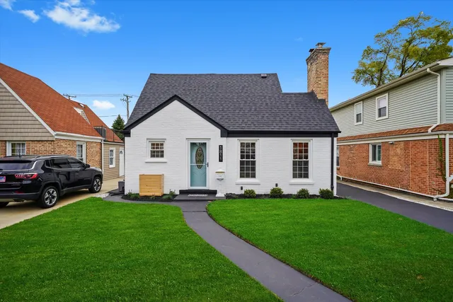 $350,000 | 1811 North 72nd Court, Elmwood Park, IL 60707