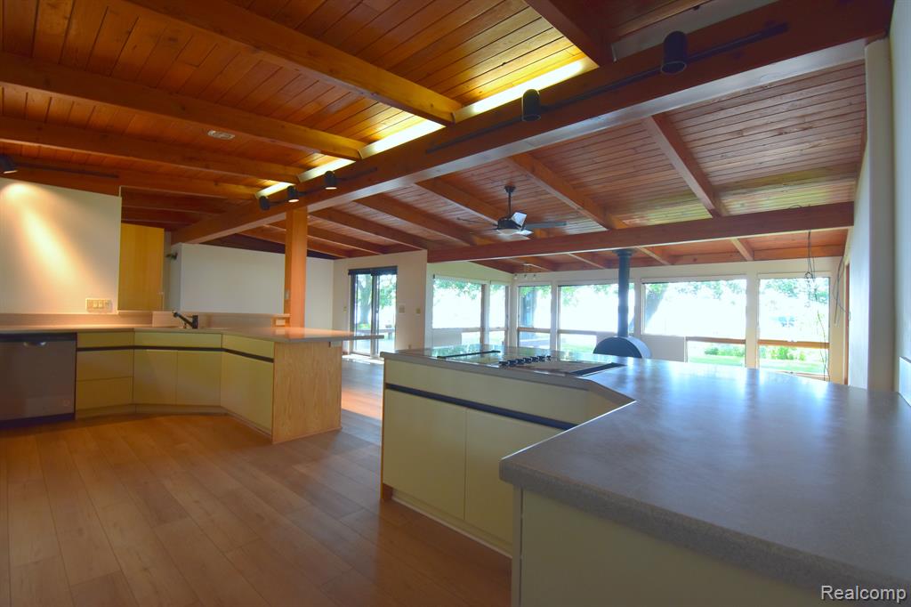 9555 Shell Beach Road Pinckney, MI 48169 - Photo 10 of 25 Gallery Image 10