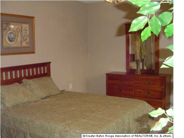 10286 West Winston Avenue, Unit 13 Baton Rouge, LA 70809 - Photo 5 of 10