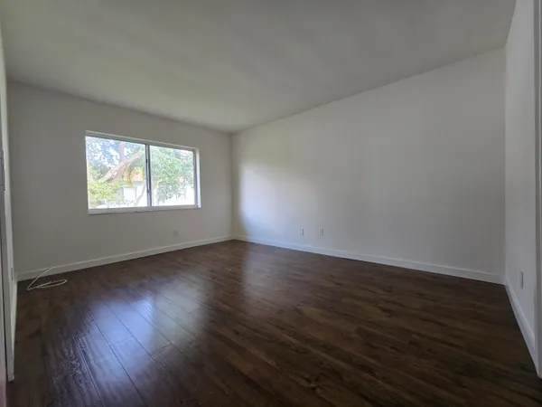 $2,000 | 201 Southeast 6th Avenue, Unit 16, Pompano Beach, FL 33060