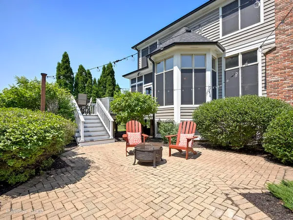 $900,000 | 3408 Wild Prairie Lane, Geneva, IL 60134