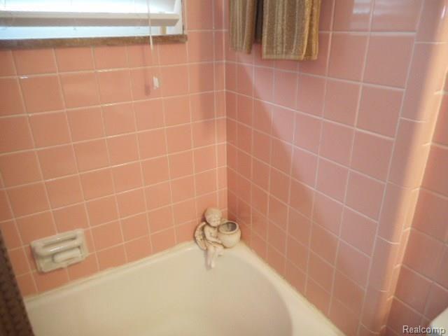 3140 Treadwell Avenue Wayne, MI 48184 - Photo 29 of 51 DSCN6219.JPG