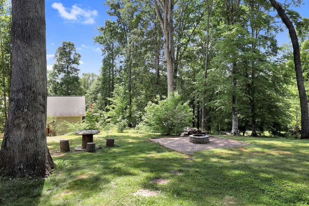1329 Deer Meadows Road Sevierville, TN 37862 - Photo 4 of 33