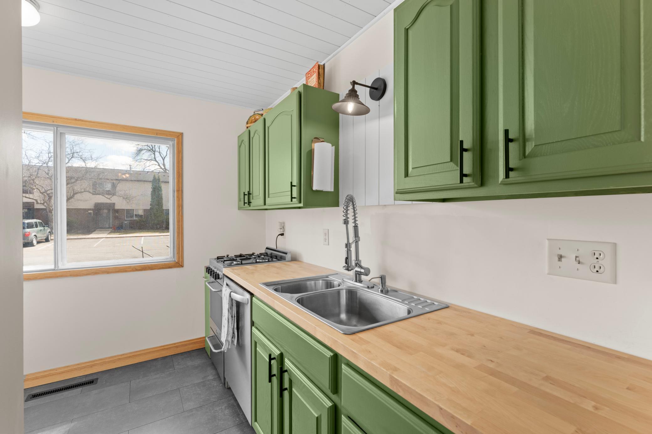 3945 18th Avenue Northwest Rochester, MN 55901 - Photo 11 of 26