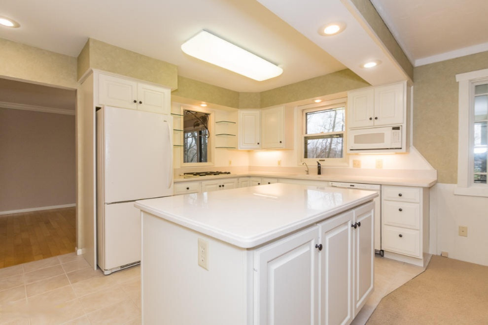 4311 Old Colony Road Kalamazoo, MI 49008 - Photo 9 of 52 RN5_8069