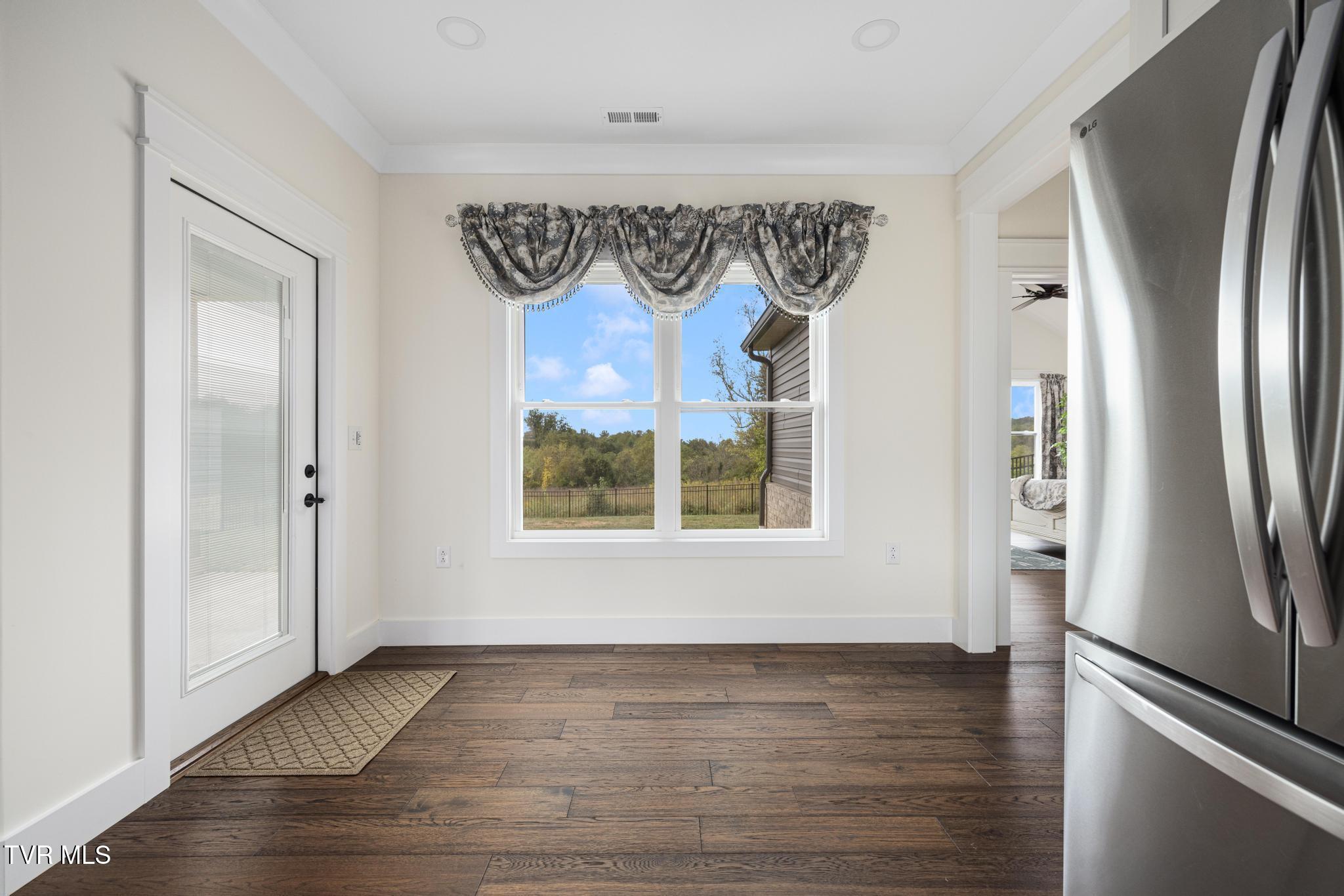 246 Ruby Rose Ridge Jonesborough, TN 37659 - Photo 13 of 41 Dining area