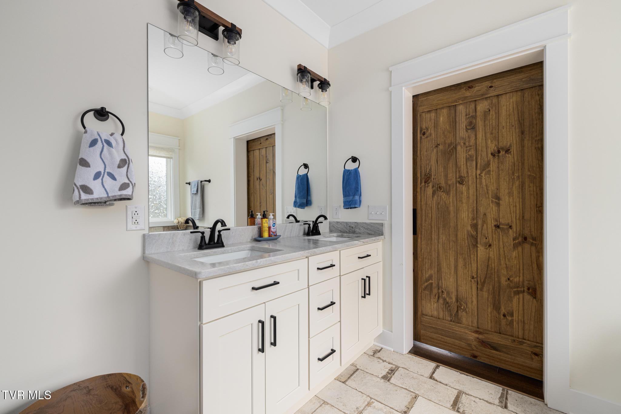 246 Ruby Rose Ridge Jonesborough, TN 37659 - Photo 18 of 41 Primary bathroom