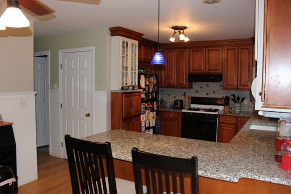 16 Boynton Road, Unit B Deerfield, MA 01373 - Photo 8 of 30 Gallery Image 8
