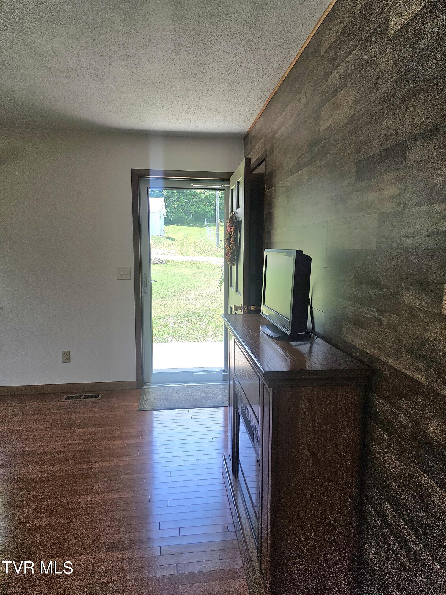 1037 West Vann Road Greeneville, TN 37743 - Photo 23 of 48 1000006147