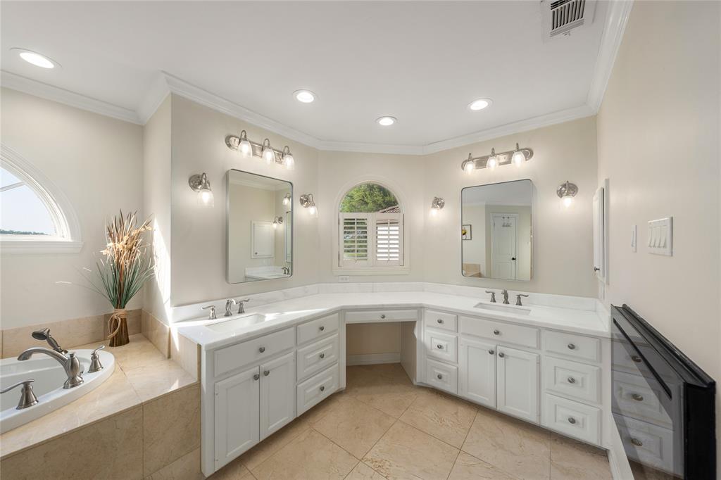 20131 China Spring Road Valley Mills, TX 76689 - Photo 13 of 40 Main House primary bathroom