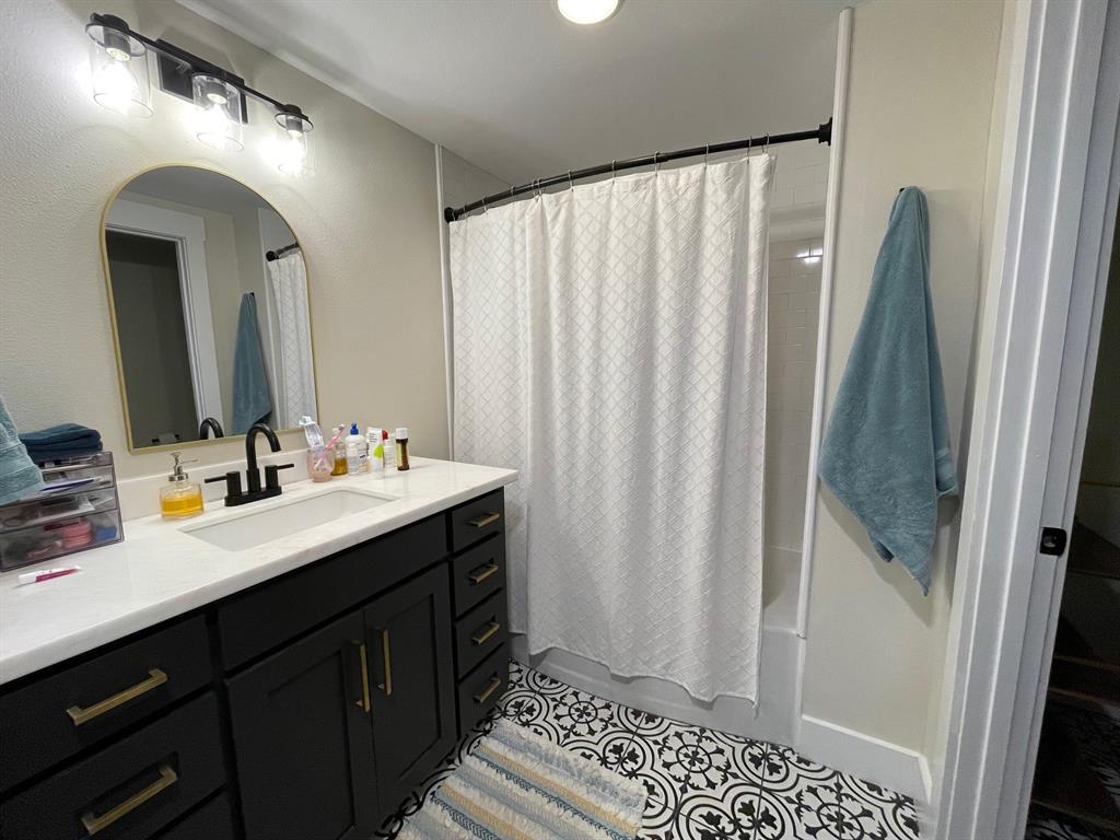 20131 China Spring Road Valley Mills, TX 76689 - Photo 30 of 40 Tiny Home bathroom