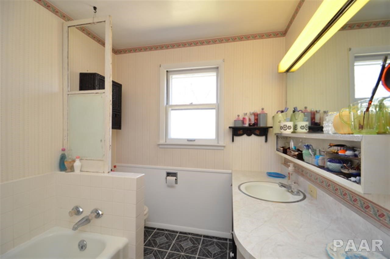 1236 North Rim Road East Peoria, IL 61611 - Photo 12 of 28 Gallery Image 12