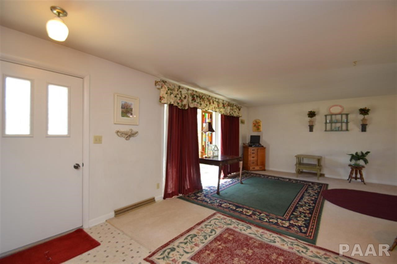 1236 North Rim Road East Peoria, IL 61611 - Photo 2 of 28 Gallery Image 2