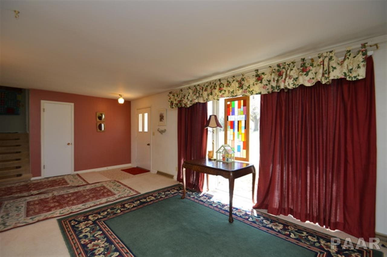 1236 North Rim Road East Peoria, IL 61611 - Photo 3 of 28 Gallery Image 3
