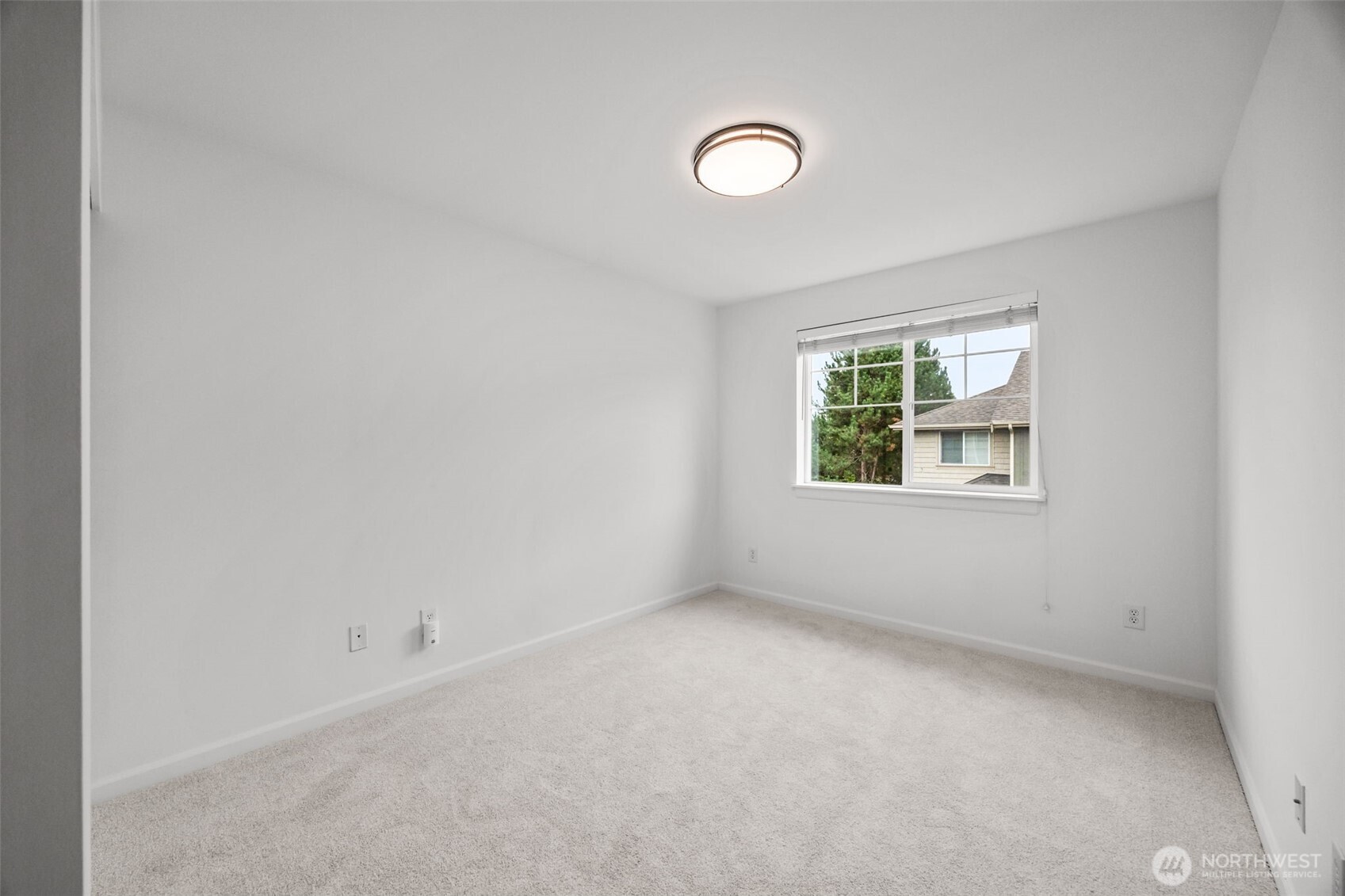 4660 Northeast 3rd Court, Unit J3 Renton, WA 98059 - Photo 17 of 33
